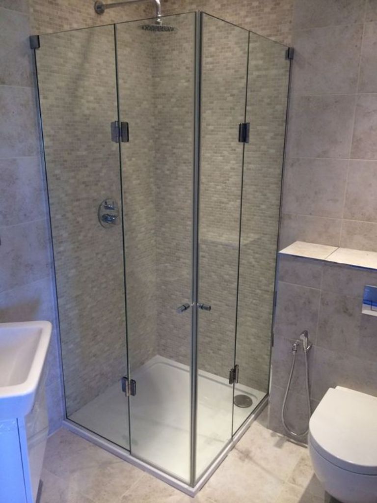 Mẫu thiết kế cabin tắm mở quay phụ kiện inox 100%